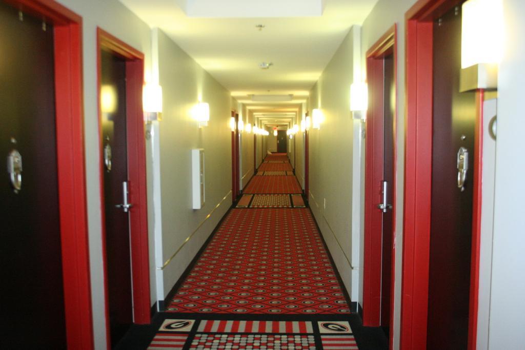 Georgia Gameday Center Hotel Athens Bagian luar foto